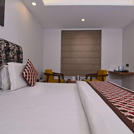 Hotel Nityaa Suites New Delhi Exterior foto