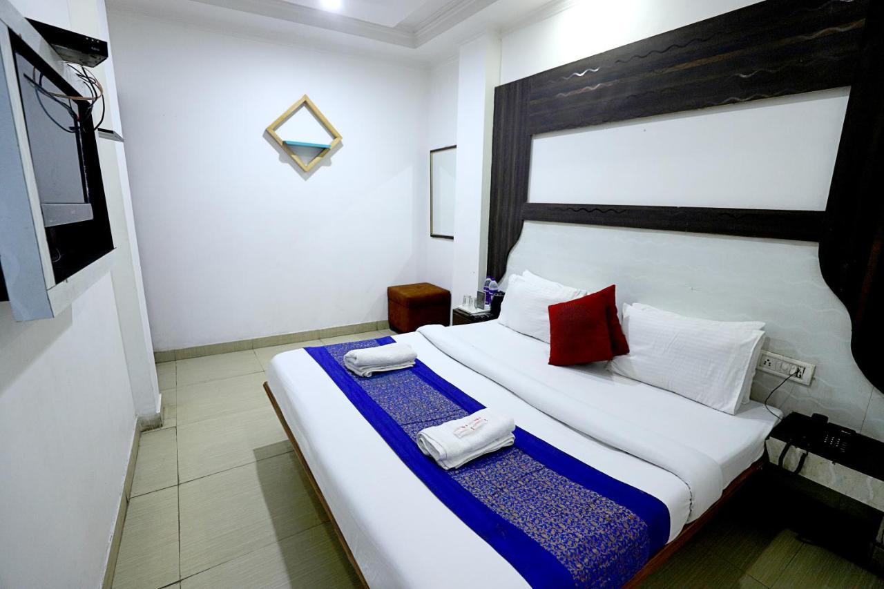 Hotel Nityaa Suites New Delhi Exterior foto
