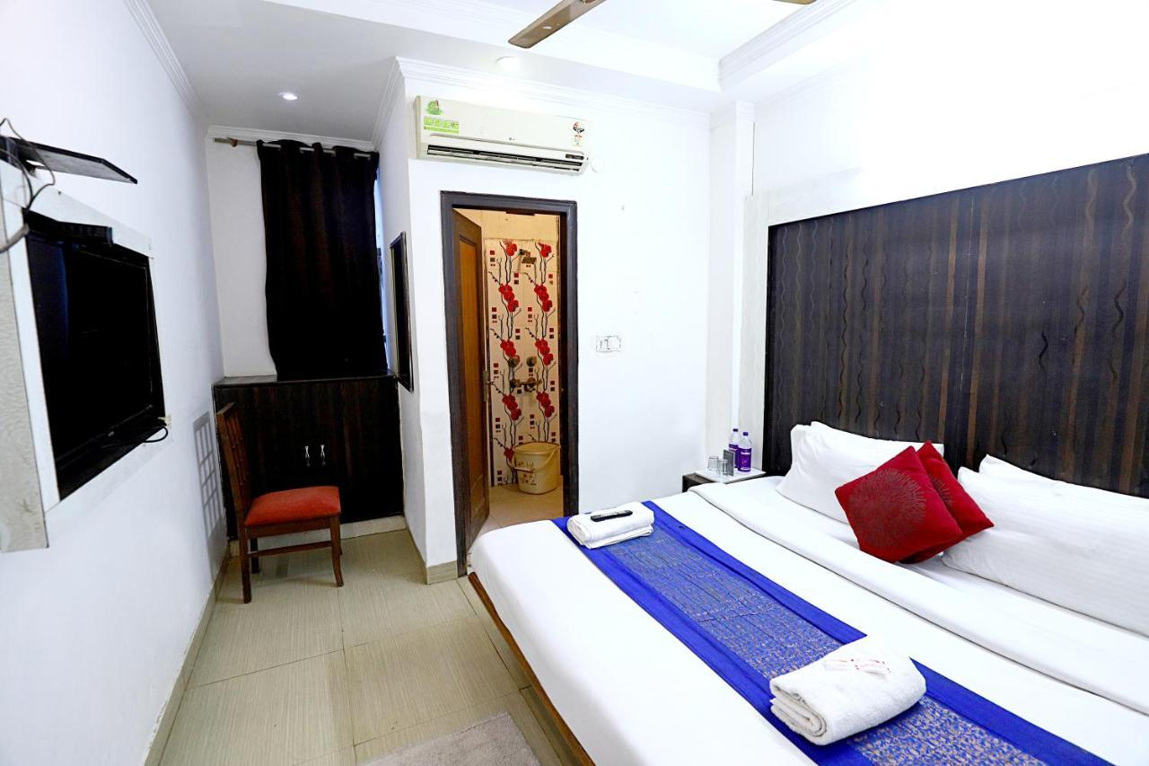 Hotel Nityaa Suites New Delhi Exterior foto