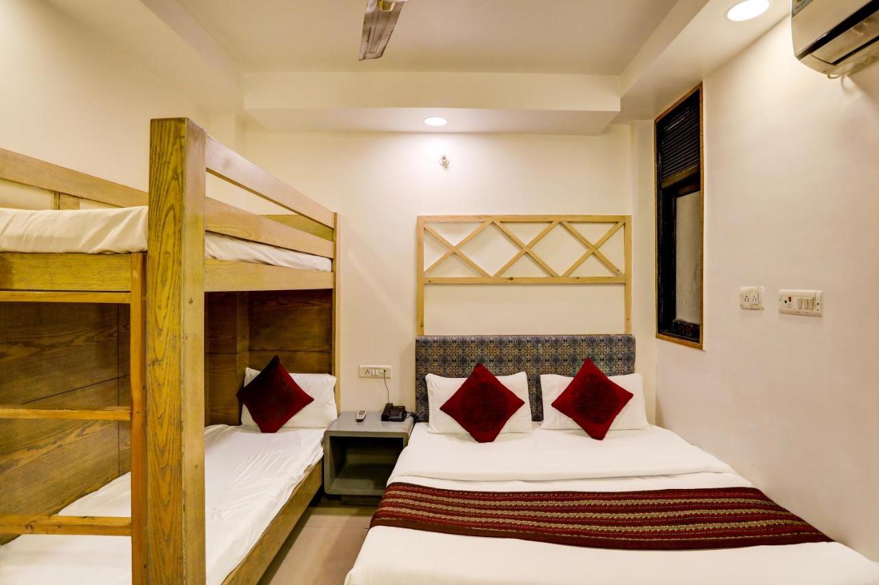Hotel Nityaa Suites New Delhi Exterior foto