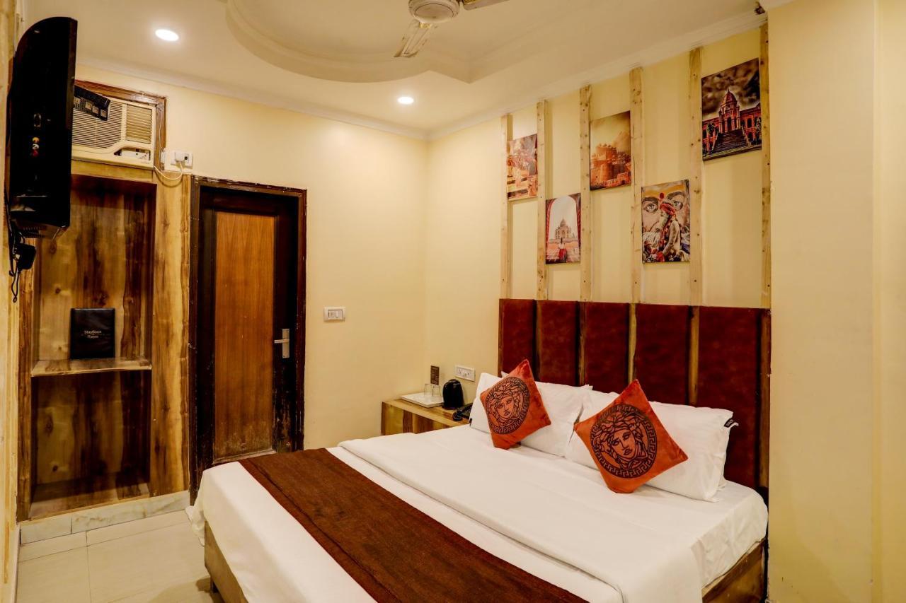 Hotel Nityaa Suites New Delhi Exterior foto