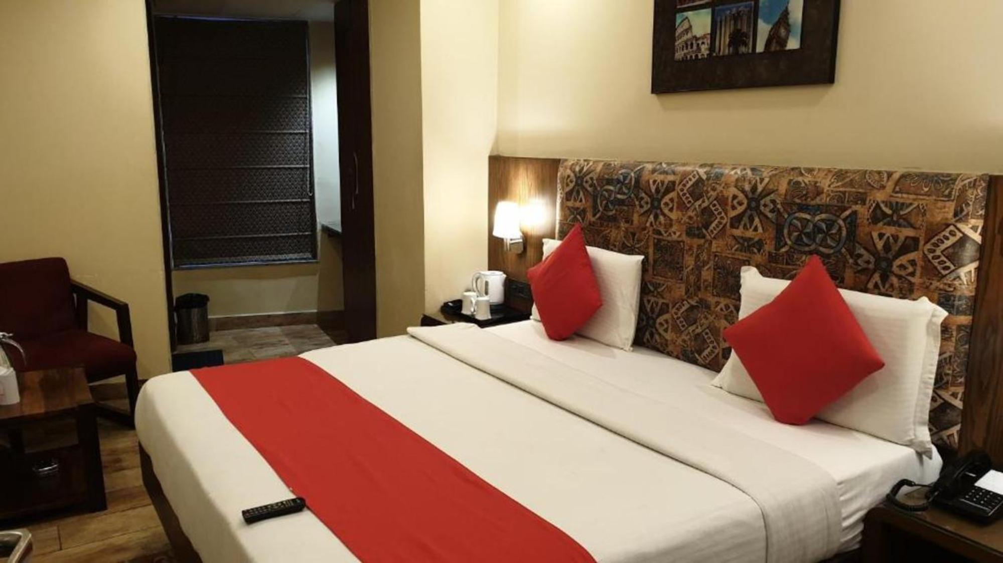 Hotel Nityaa Suites New Delhi Exterior foto