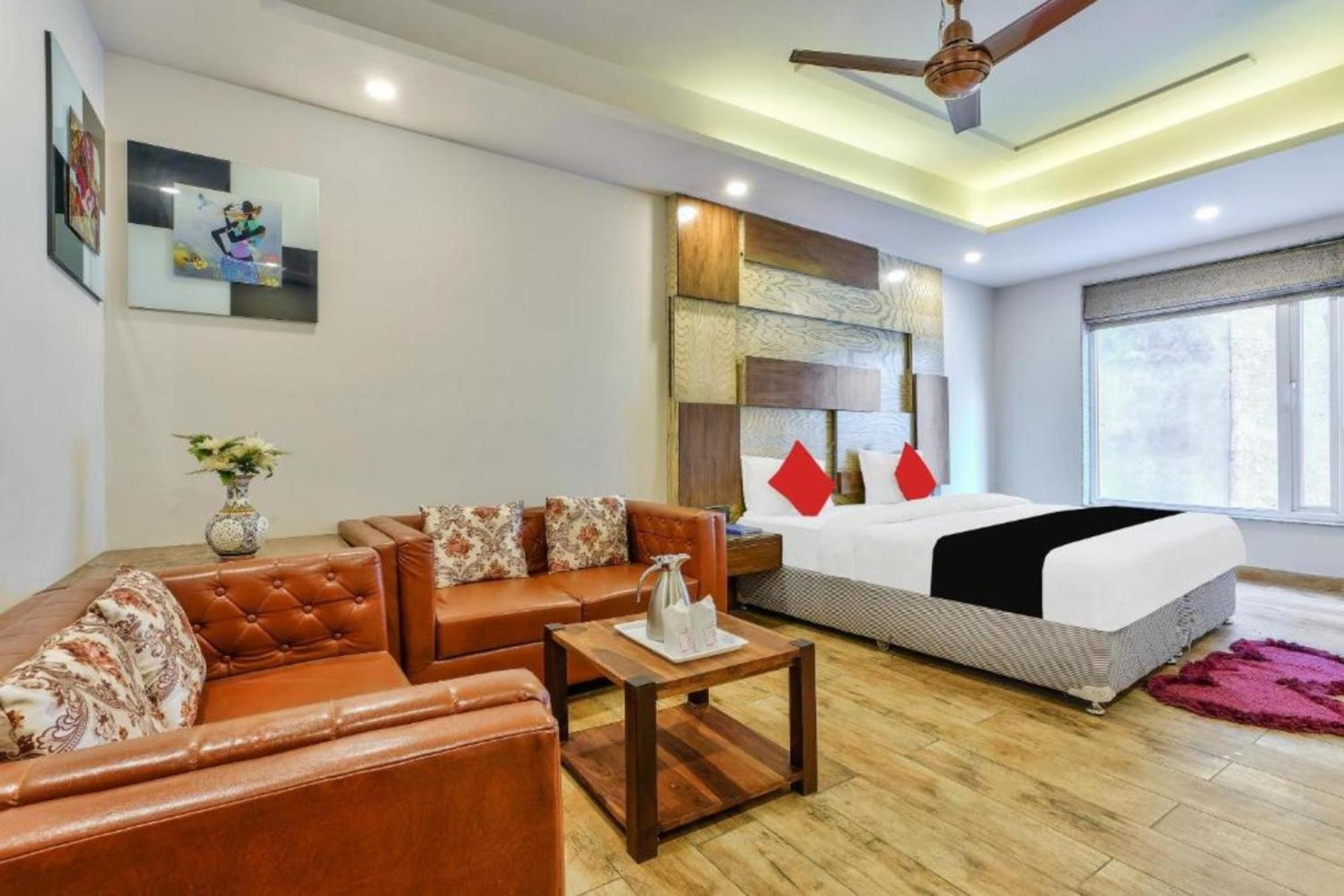 Hotel Nityaa Suites New Delhi Exterior foto