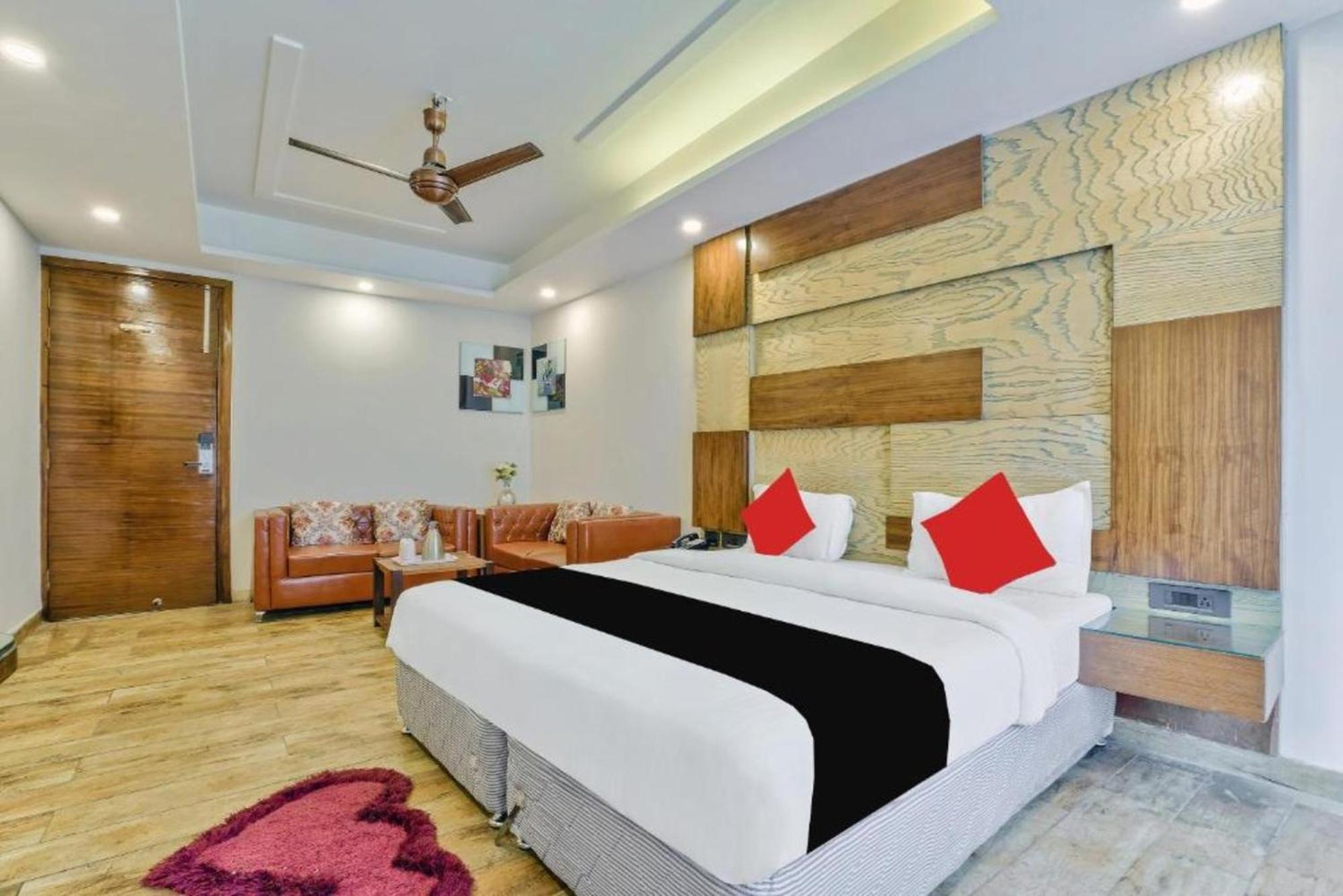 Hotel Nityaa Suites New Delhi Exterior foto
