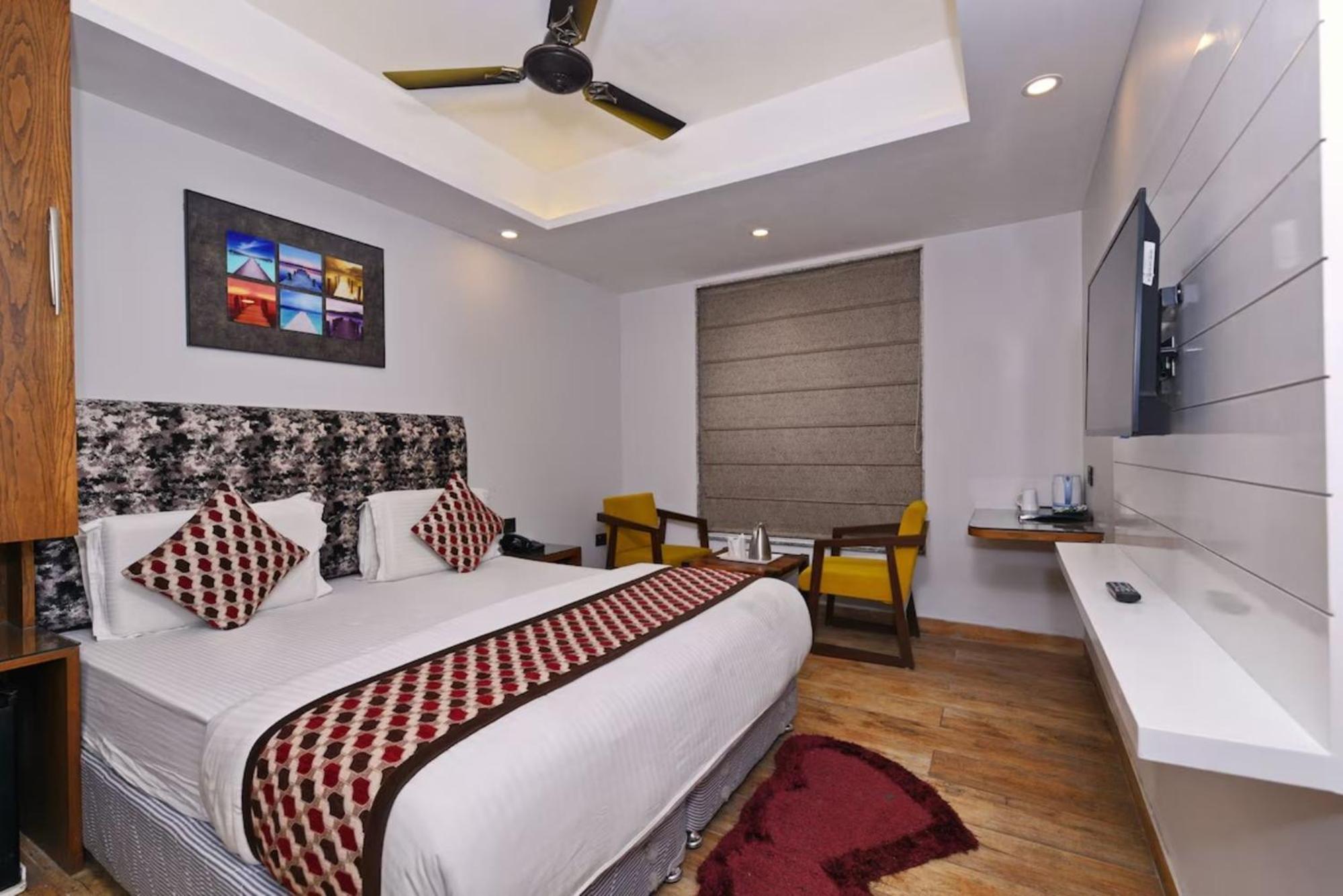 Hotel Nityaa Suites New Delhi Exterior foto