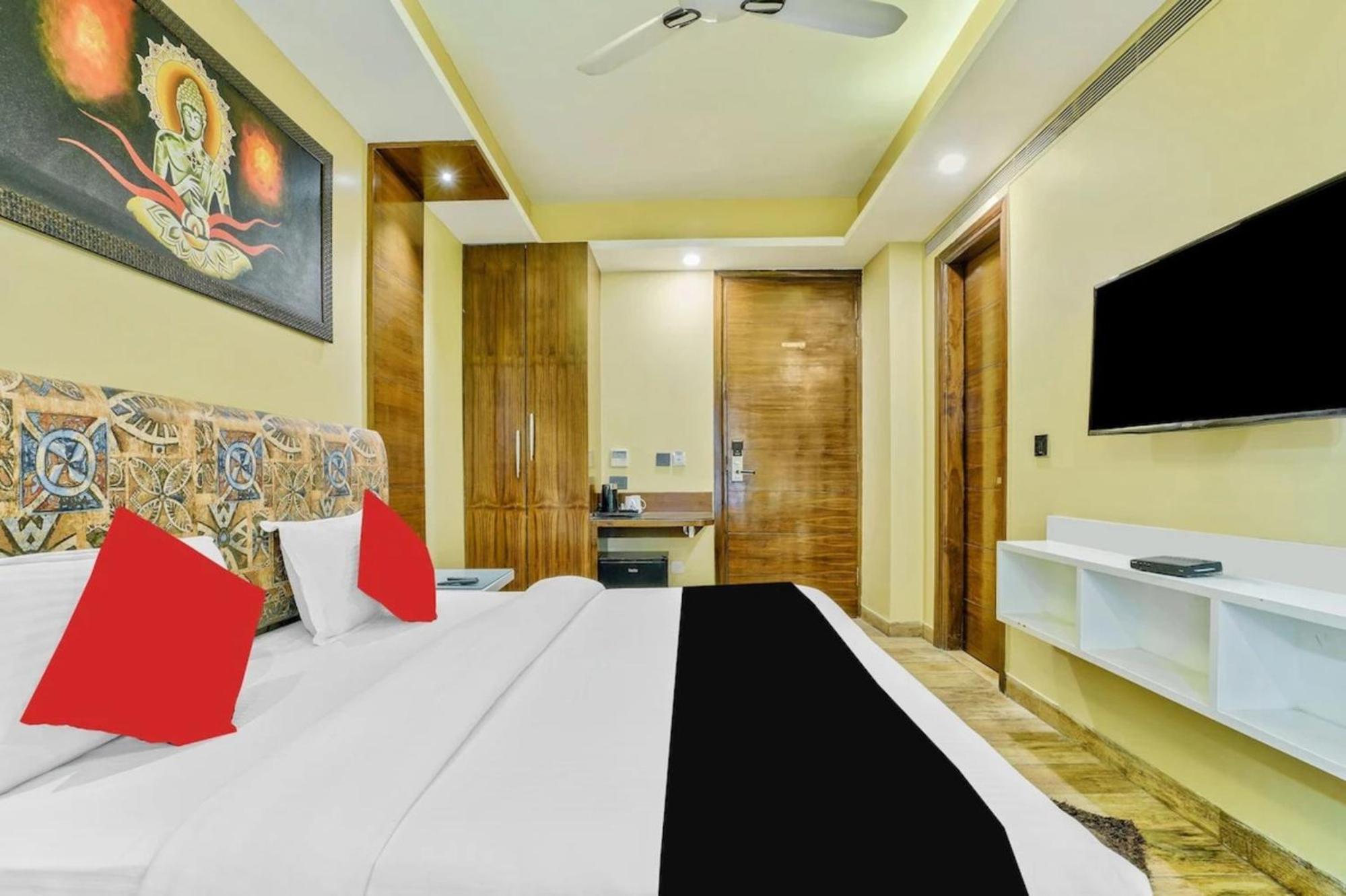 Hotel Nityaa Suites New Delhi Exterior foto
