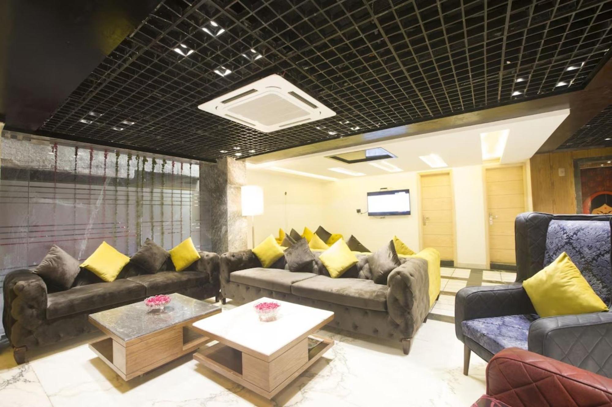 Hotel Nityaa Suites New Delhi Exterior foto